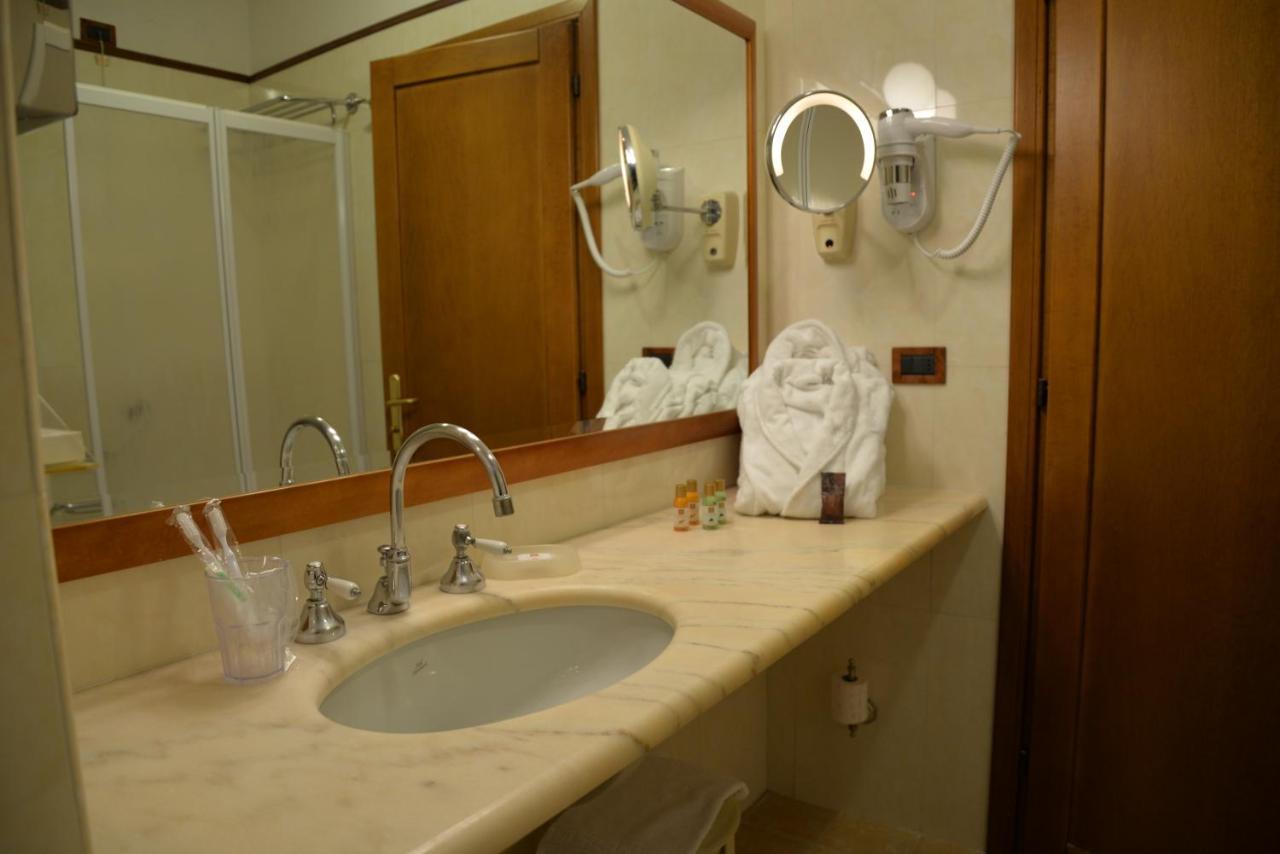 Strozzi Palace Hotel Флоренция Екстериор снимка