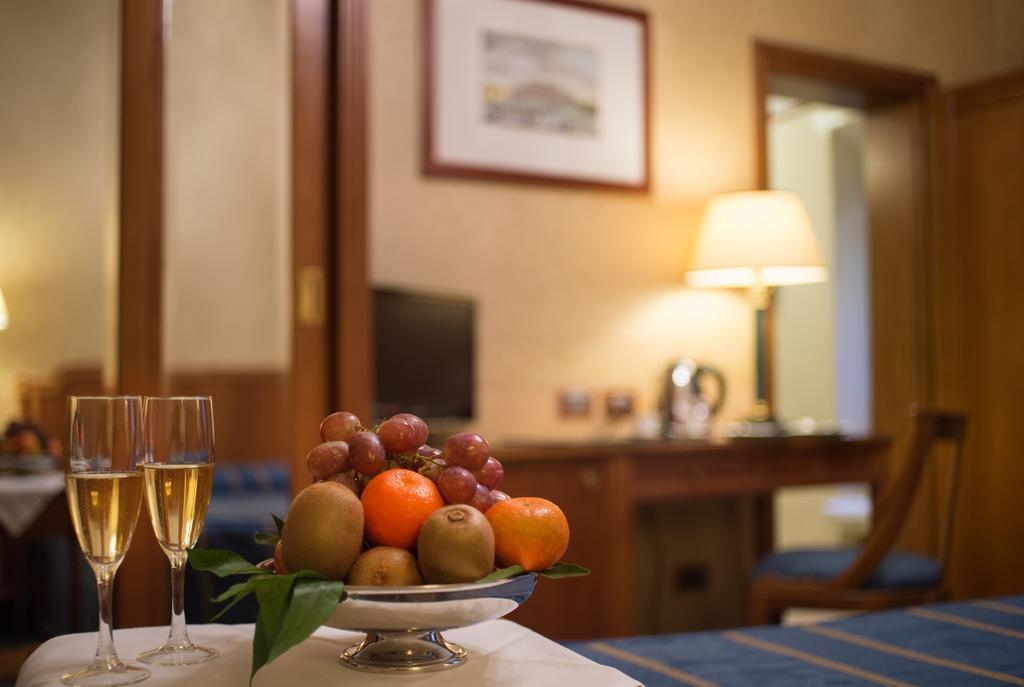 Strozzi Palace Hotel Флоренция Екстериор снимка