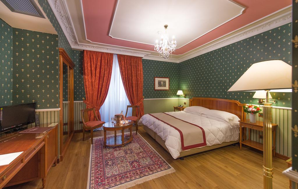 Strozzi Palace Hotel Флоренция Екстериор снимка