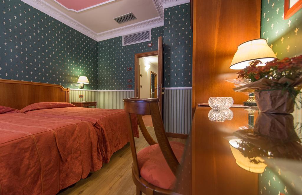 Strozzi Palace Hotel Флоренция Екстериор снимка